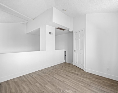 6406 Denny Avenue - Photo Thumbnail 12