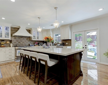 1331 Beaudry - Photo Thumbnail 16