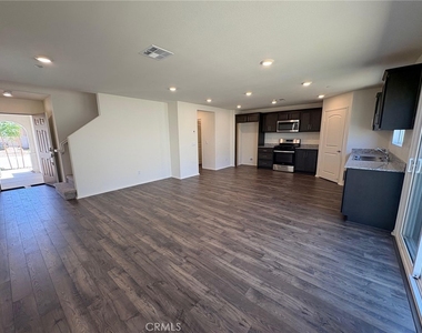 14059 Shayna Street - Photo Thumbnail 3