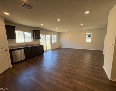 14059 Shayna Street - Photo Thumbnail 7