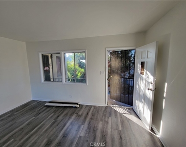 757 S Towne Avenue - Photo Thumbnail 10