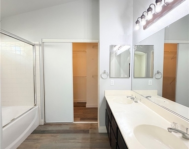 15096 Fox Ridge Drive - Photo Thumbnail 22