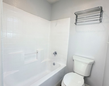 15096 Fox Ridge Drive - Photo Thumbnail 18