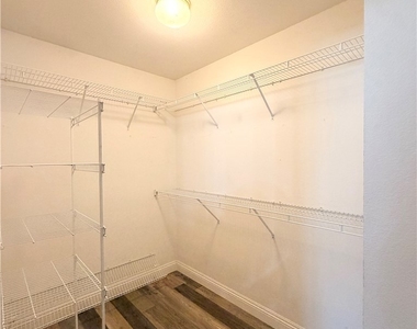 15096 Fox Ridge Drive - Photo Thumbnail 24