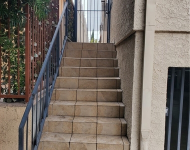 351 E Verdugo Avenue - Photo Thumbnail 1