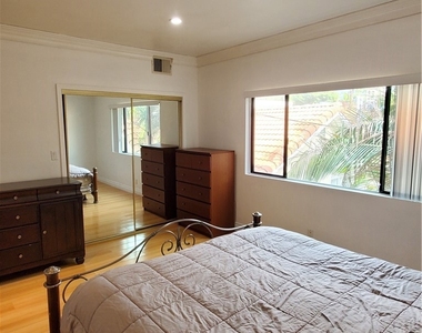 351 E Verdugo Avenue - Photo Thumbnail 11