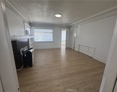 950 S New Hampshire Ave - Photo Thumbnail 9