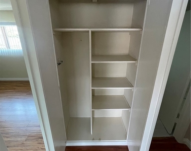5716 Sultana Avenue - Photo Thumbnail 11