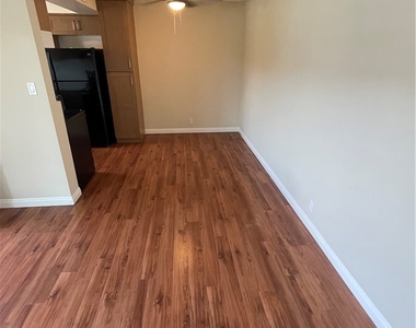 5716 Sultana Avenue - Photo Thumbnail 4