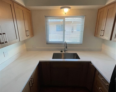 5716 Sultana Avenue - Photo Thumbnail 6