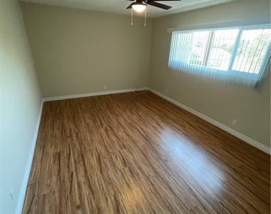 5716 Sultana Avenue - Photo Thumbnail 13