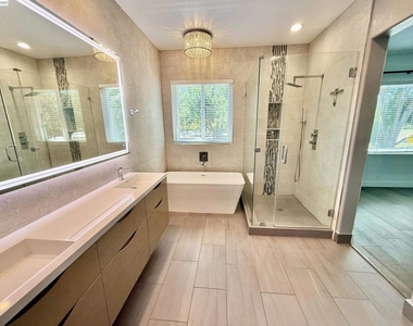 4238 Diavila Ave - Photo Thumbnail 44