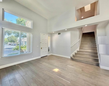 4238 Diavila Ave - Photo Thumbnail 7