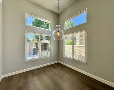 4238 Diavila Ave - Photo Thumbnail 11