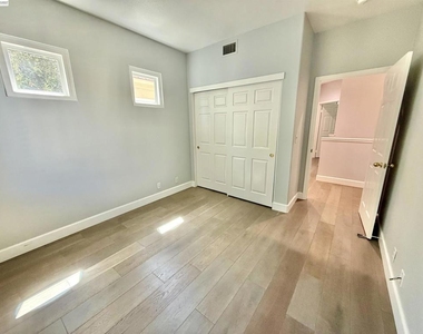 4238 Diavila Ave - Photo Thumbnail 34
