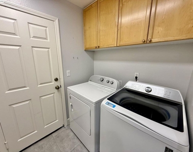 4238 Diavila Ave - Photo Thumbnail 27