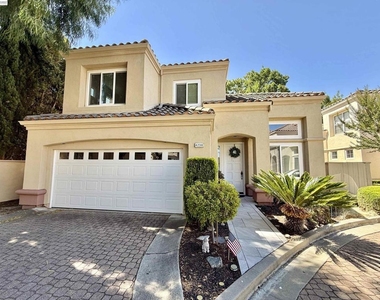 4238 Diavila Ave - Photo Thumbnail 2