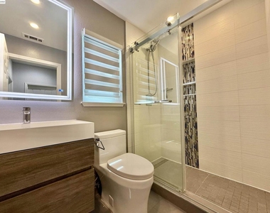 4238 Diavila Ave - Photo Thumbnail 36