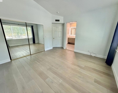 4238 Diavila Ave - Photo Thumbnail 42