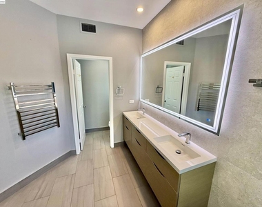 4238 Diavila Ave - Photo Thumbnail 45