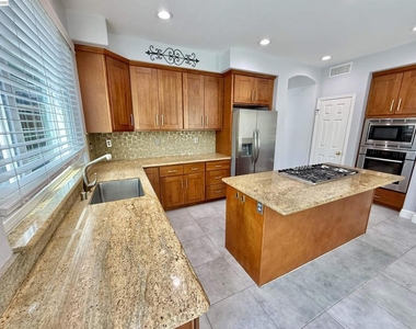 4238 Diavila Ave - Photo Thumbnail 17
