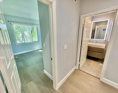 4238 Diavila Ave - Photo Thumbnail 35