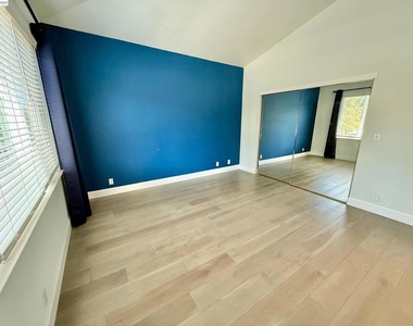 4238 Diavila Ave - Photo Thumbnail 41