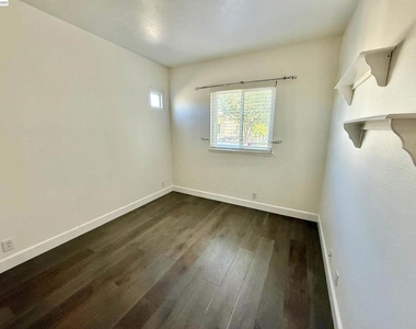 4238 Diavila Ave - Photo Thumbnail 30