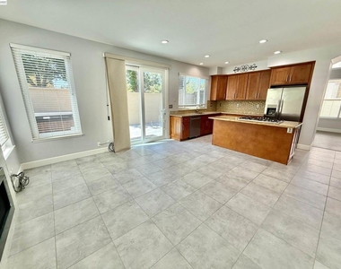 4238 Diavila Ave - Photo Thumbnail 21
