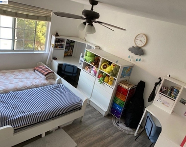 43572 Bryant St - Photo Thumbnail 10