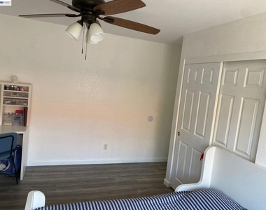 43572 Bryant St - Photo Thumbnail 8