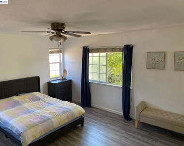 43572 Bryant St - Photo Thumbnail 6