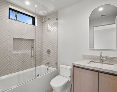428 Arnaz Drive - Photo Thumbnail 15