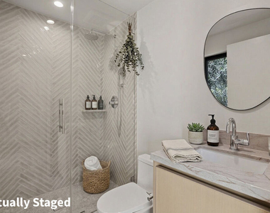 428 Arnaz Drive - Photo Thumbnail 18