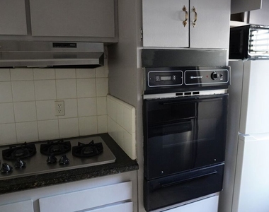 912 Hilldale - Photo Thumbnail 16