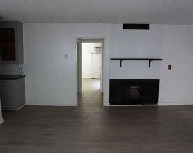 912 Hilldale - Photo Thumbnail 7