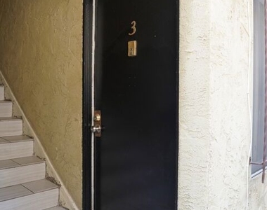 912 Hilldale - Photo Thumbnail 1