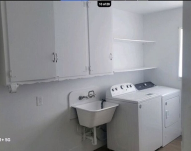 17402 Hart Street - Photo Thumbnail 6