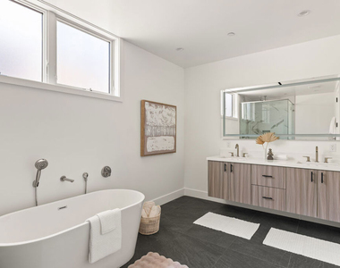 732 Indiana Avenue - Photo Thumbnail 6