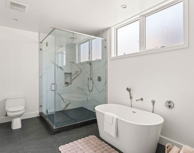 732 Indiana Avenue - Photo Thumbnail 7