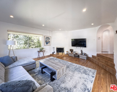 1903 Holmby Avenue - Photo Thumbnail 4