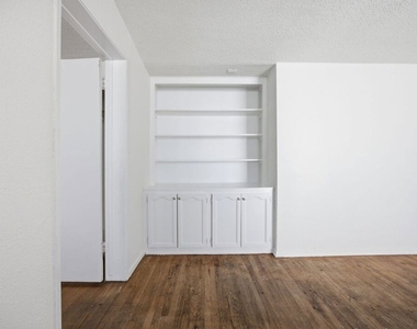 4841 W 18th Street - Photo Thumbnail 8
