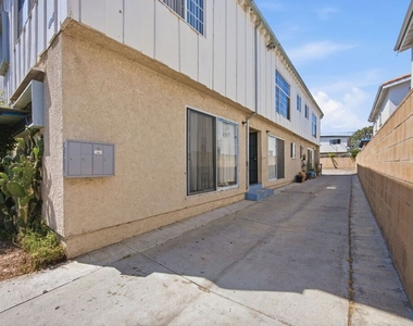 4841 W 18th Street - Photo Thumbnail 2