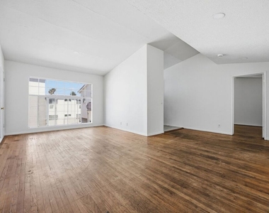 4841 W 18th Street - Photo Thumbnail 10