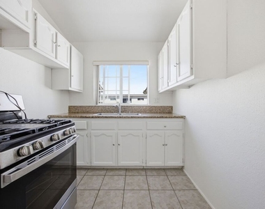 4841 W 18th Street - Photo Thumbnail 7