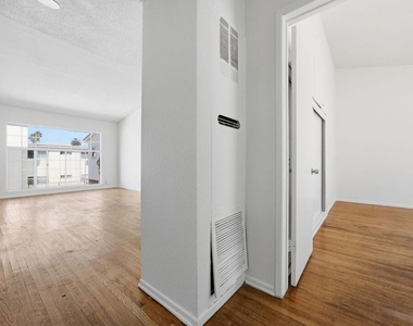 4841 W 18th Street - Photo Thumbnail 17