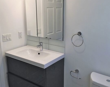 8538 W West Knoll Drive - Photo Thumbnail 16