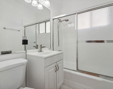 1216 N Detroit Street - Photo Thumbnail 7