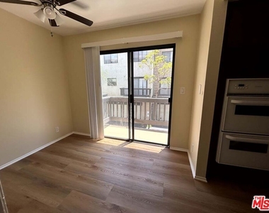 21820 Marylee Street - Photo Thumbnail 8