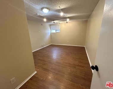 21820 Marylee Street - Photo Thumbnail 46